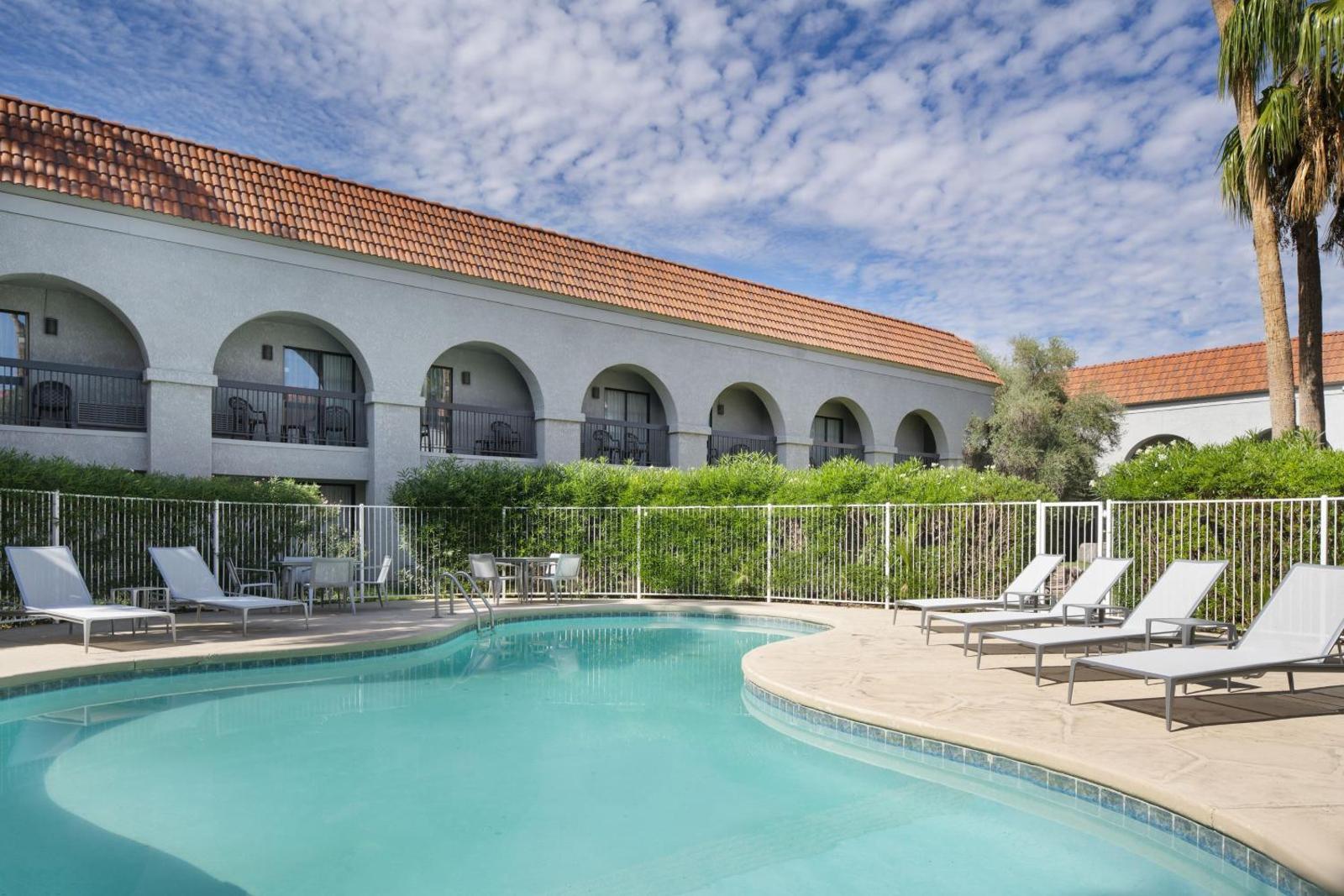 Four Points By Sheraton Tucson Airport
